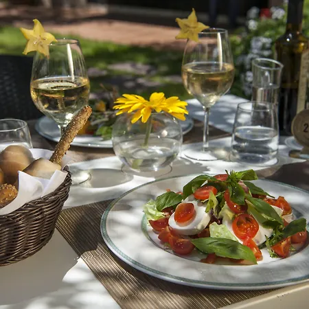 מלון Baia Del Capitano