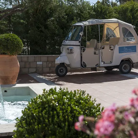 מלון Baia Del Capitano 4*