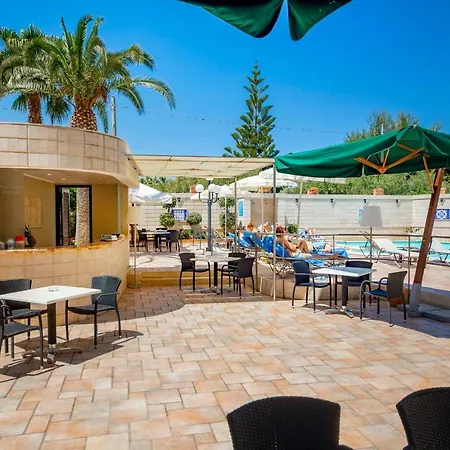 Baia Del Capitano מלון