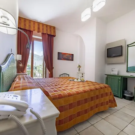 Hotel Baia Del Capitano
