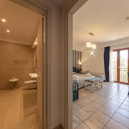 Baia Del Capitano Hotel 4*