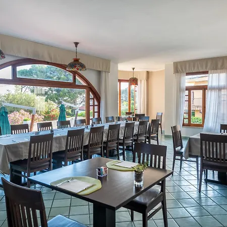 Baia Del Capitano Hotel 4*