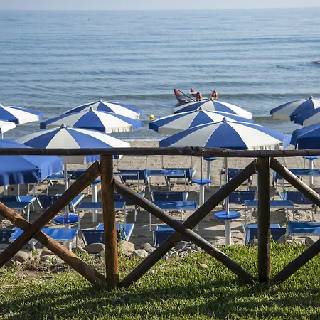 Baia Del Capitano Hotel 4*