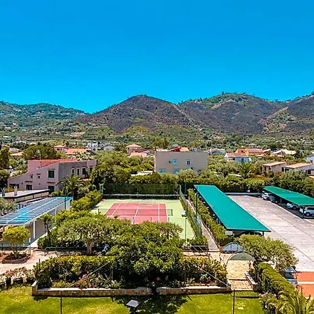 Hotel Baia Del Capitano 4*