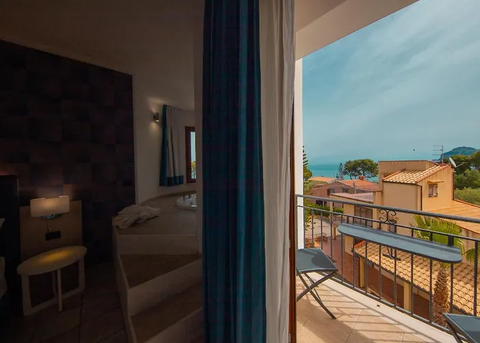 Ξενοδοχείο Baia Del Capitano 4*