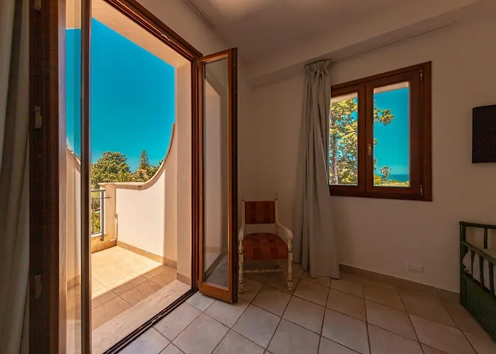 Ξενοδοχείο Baia Del Capitano